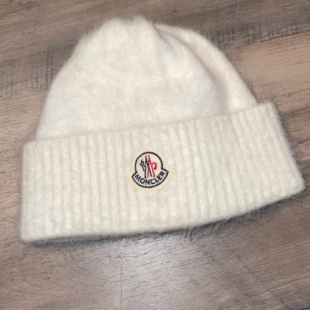 Moncler hat